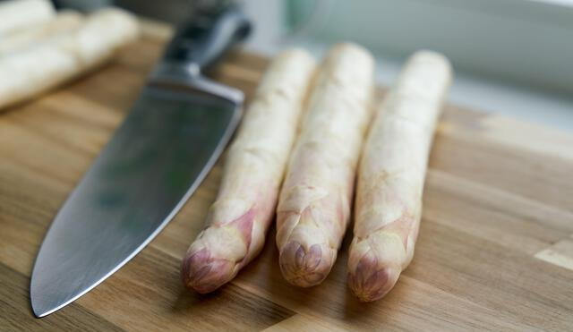 holes in kitchen knives6