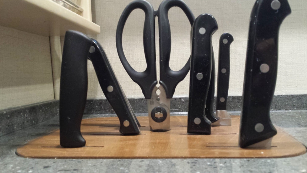 What's the Difference Between a Knife Set and a Block Set_3