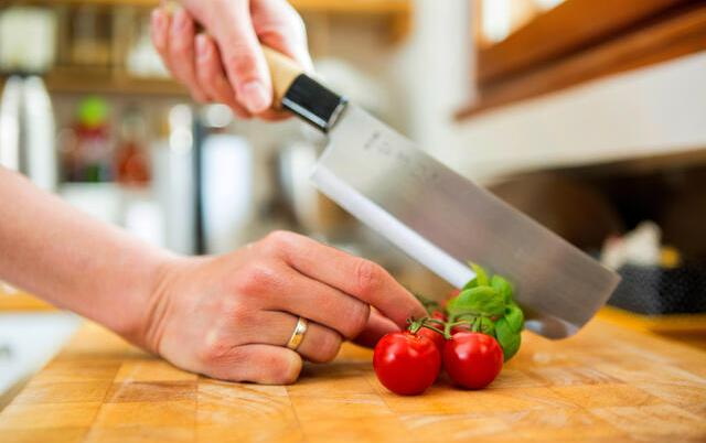 Why Its Important To Have Sharp Kitchen Knives?