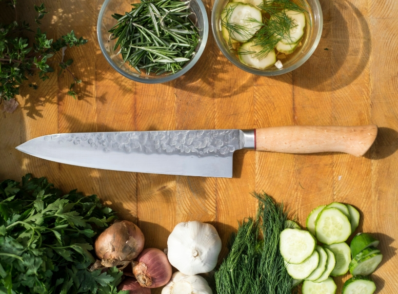 What's the Difference Between an 8-Inch and 10-Inch Chef Knife_3