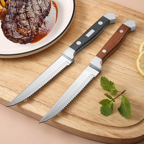 How Do You Choose the Right Blade Material for Your Steak Knives?