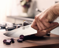 //iororwxhiqijjo5q.ldycdn.com/cloud/loBpnKrpjmSRilrioirpjo/Chef-Knife-vs-Utility-Knife-Which-Is-More-Versatile_1.jpg