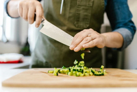 static/picture/How-To-Slice-With-A-Vegetable-Knife.jpg