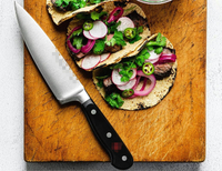 //iororwxhiqijjo5q.ldycdn.com/cloud/lqBpnKrpjmSRillipjrjjo/Serrated-vs-Straight-Edge-Kitchen-Knife-Which-Cuts-Better_3.jpg