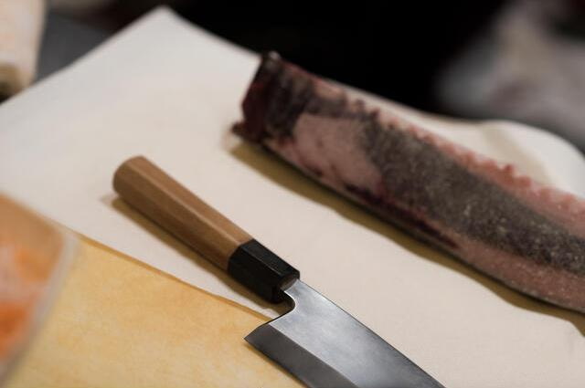 Why Damascus Knives Are So Expensive?