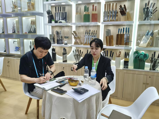 Insight Knife in 139th China Canton Fair-1
