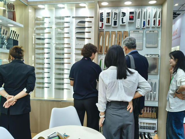 Insight Knife in 139th China Canton Fair-2